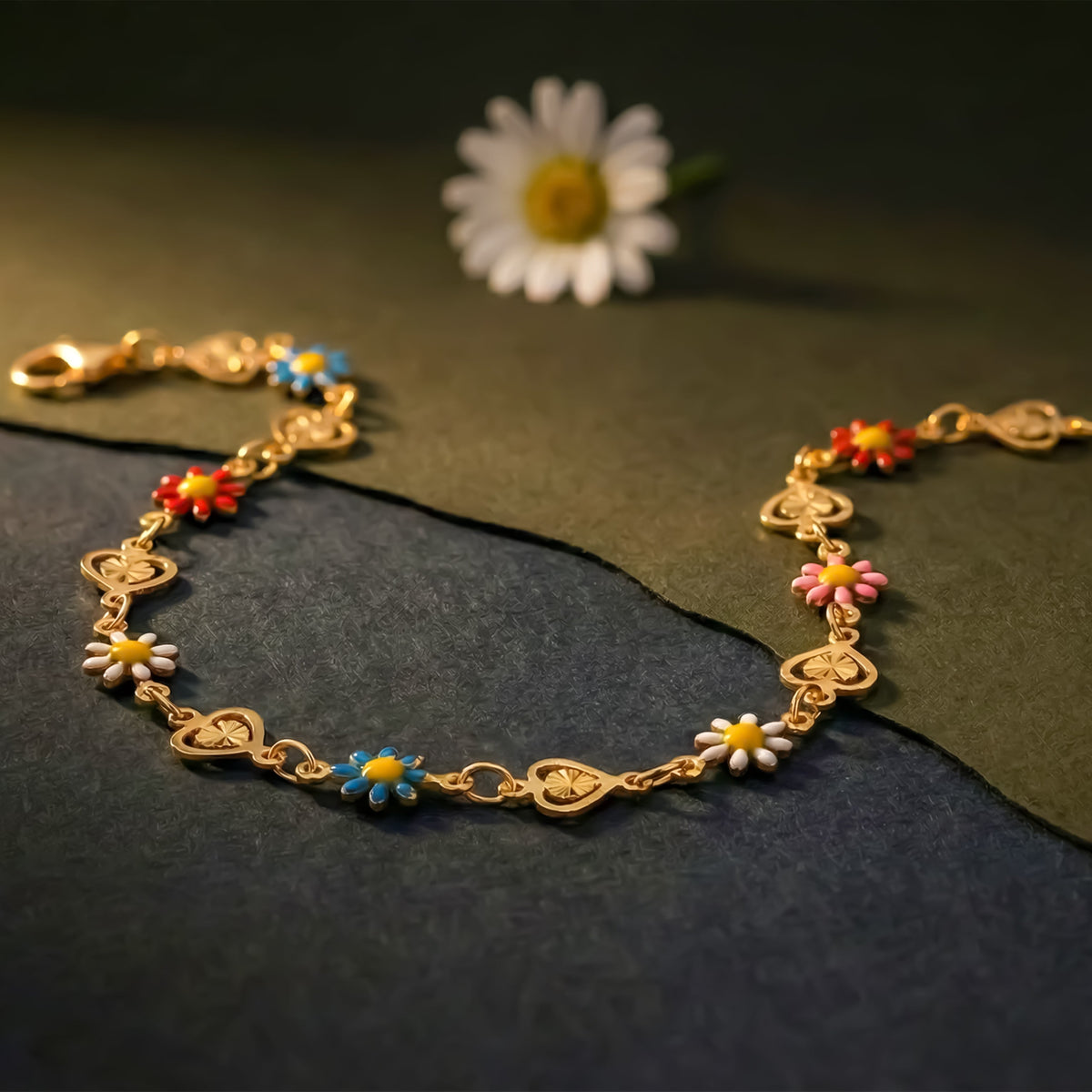 Vibrant Enamel Daisy & Textured Heart Link Bracelet GWB-13