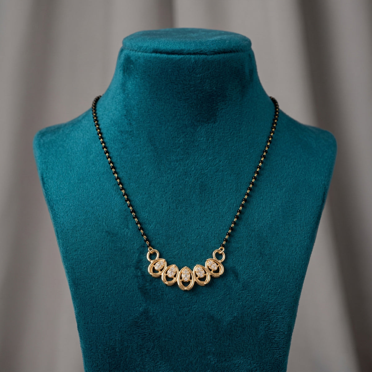 Aurelia Five-Petal Spark Women’s Mangalsutra GWM 28