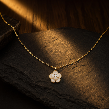 Classic Camellia Shell Pendant Necklace GWN -126