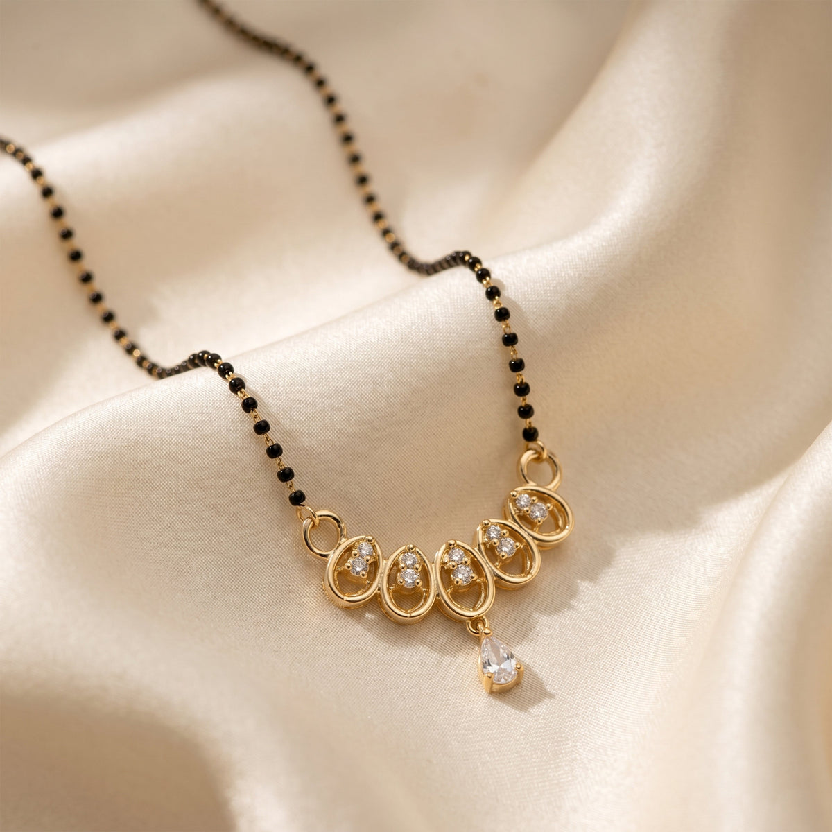Aurelia Five-Petal Spark Women’s Mangalsutra GWM 28