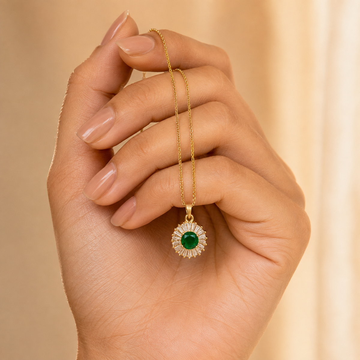 Emerald Halo Women’s Necklace GWN 82