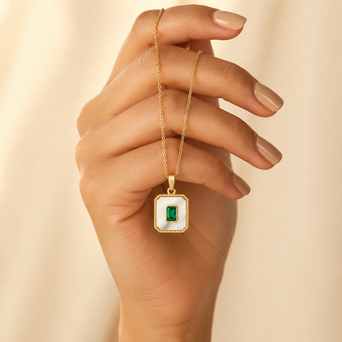 Emerald Ivory Women’s Necklace GWN 94