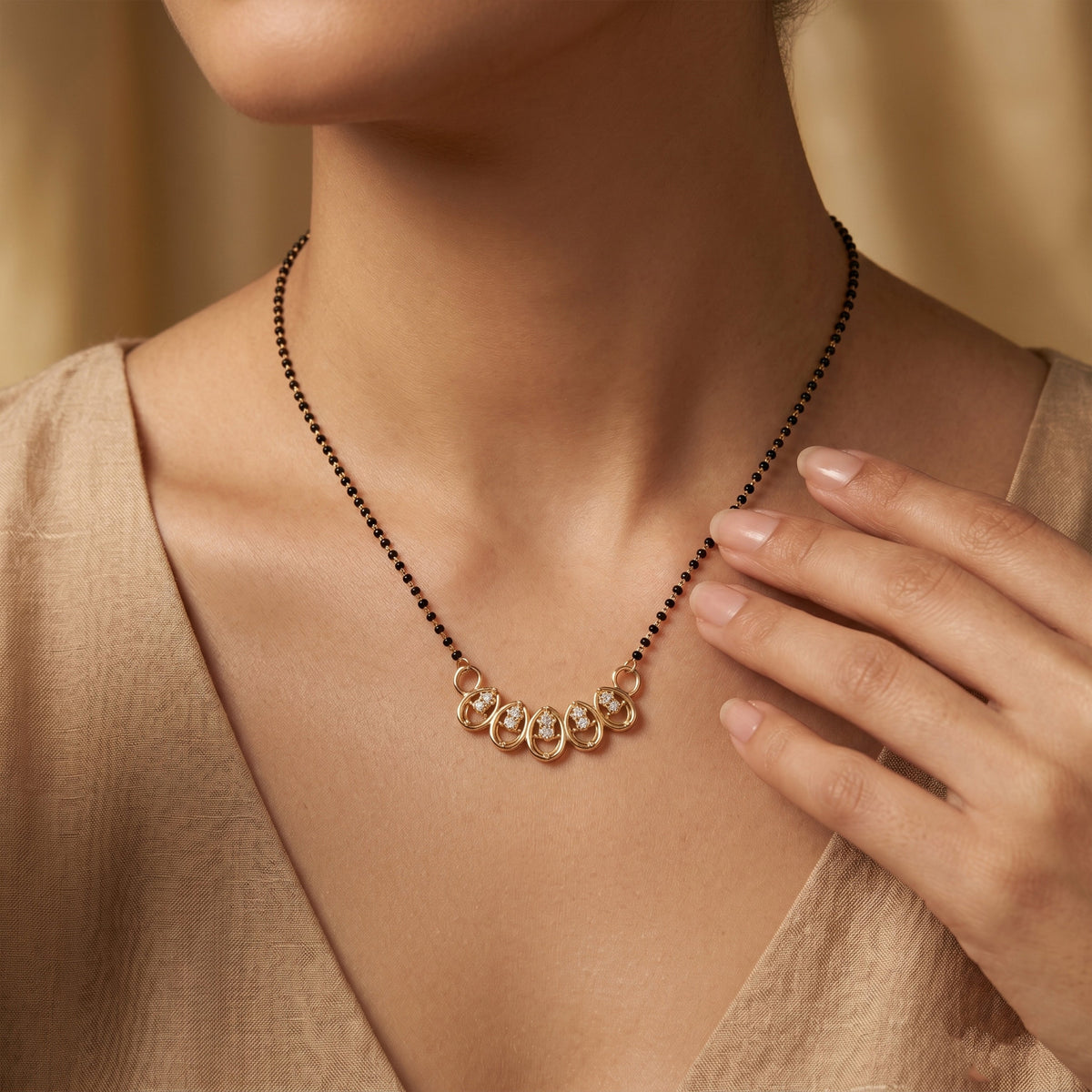 Aurelia Five-Petal Spark Women’s Mangalsutra GWM 28