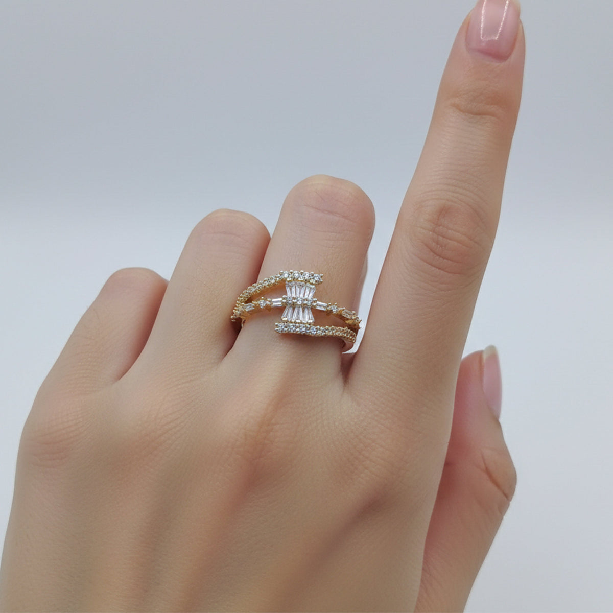 Baguette Bow Hourglass Split Band Ring GWR-82
