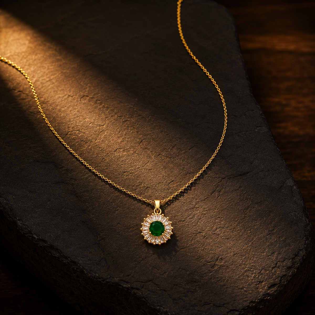 Emerald Halo Women’s Necklace GWN 82