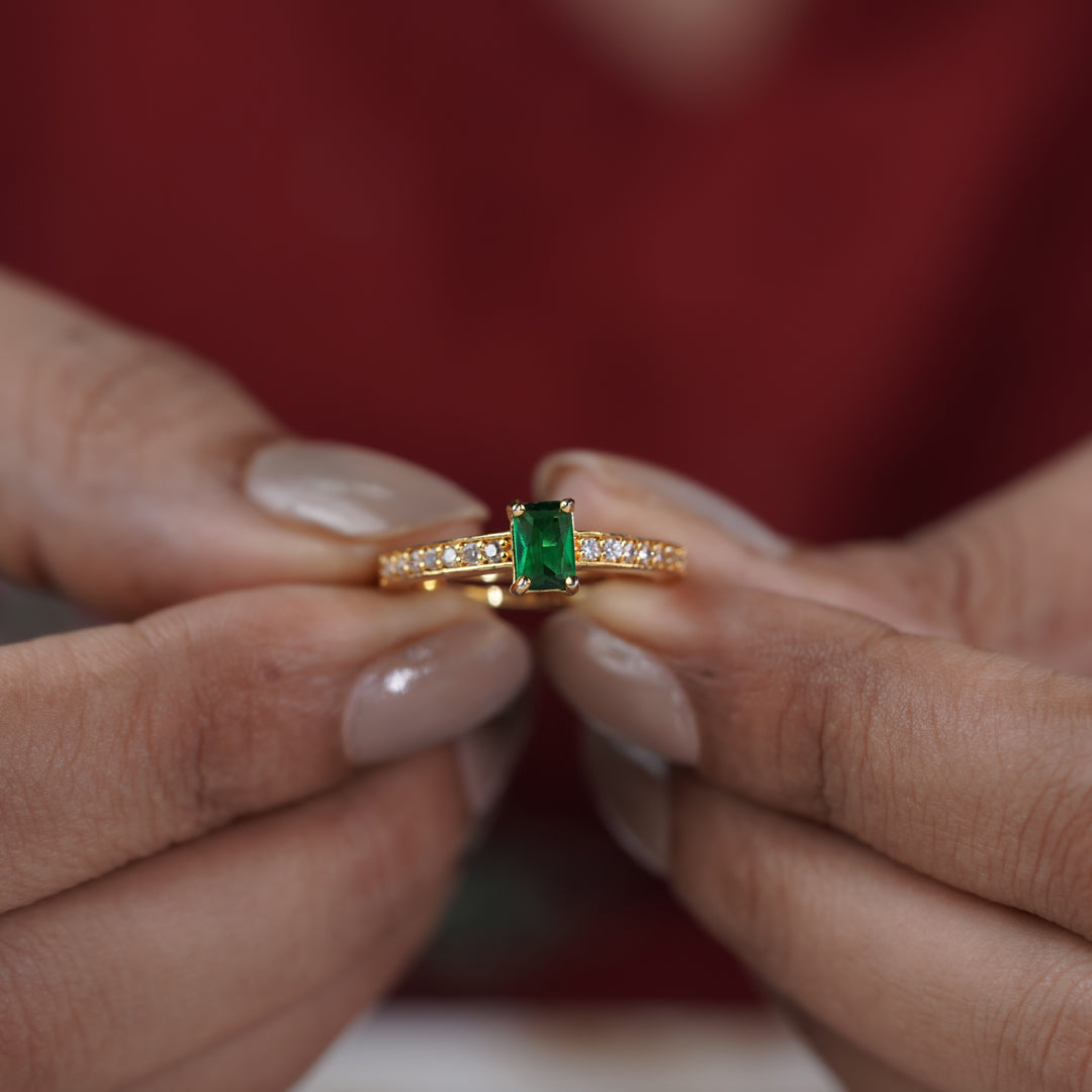 Classic Emerald Cut Green Solitaire Band Ring GWR-90