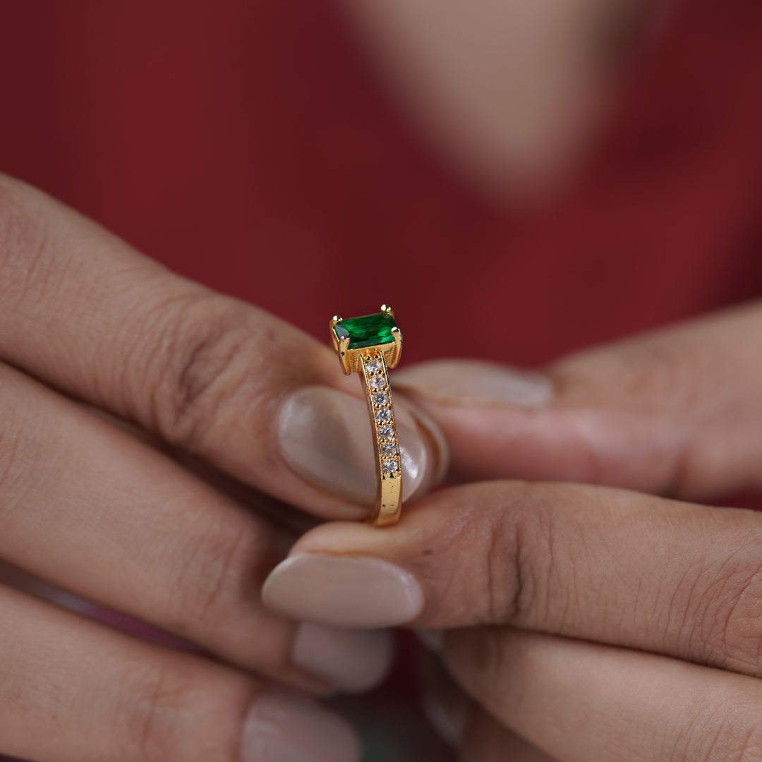 Classic Emerald Cut Green Solitaire Band Ring GWR-90
