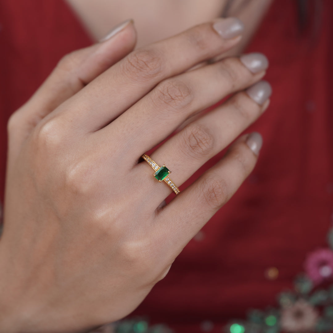 Classic Emerald Cut Green Solitaire Band Ring GWR-90