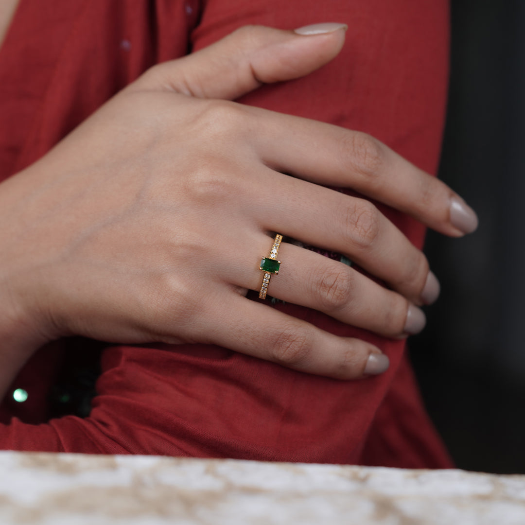 Classic Emerald Cut Green Solitaire Band Ring GWR-90
